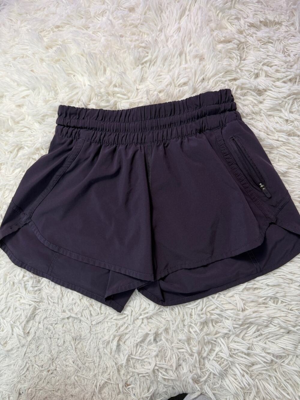 Lululemon Tracker Short V *4"